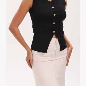 Black Sleeveless Button-Up Top old money